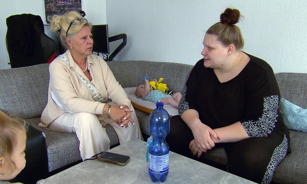 Silvia und Lavinia bei ,,Die Wollnys'' | © RTLZWEI