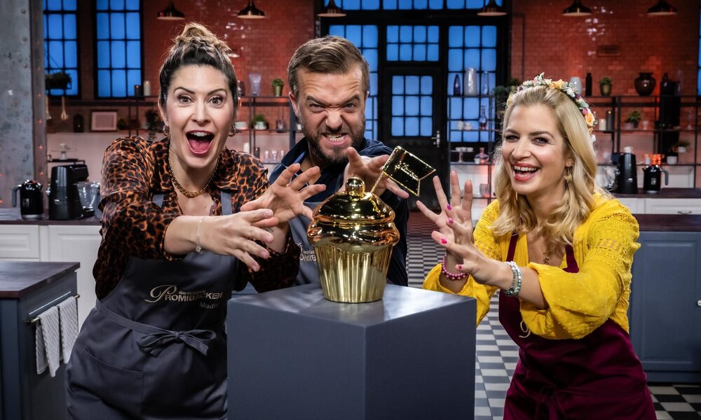 Madita van Hülsen, Mathias Mester und Susan Sideropoulos bei ,,Das große Promibacken'' | © SAT.1/Claudius Pflug