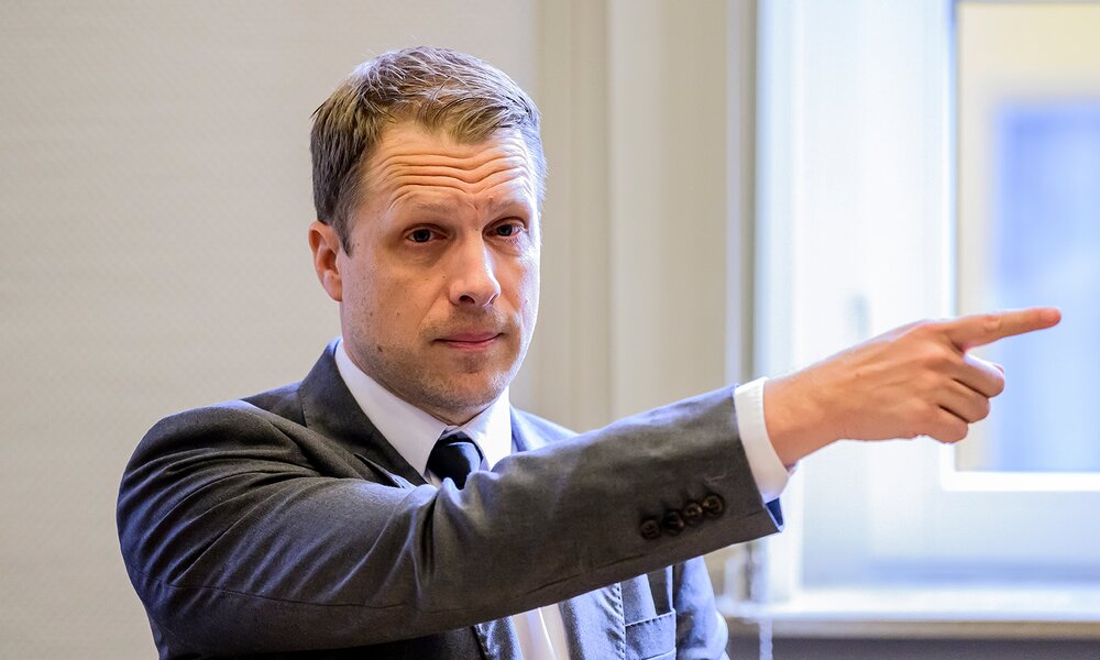 Oliver Pochers Kommentar zum Prozess:  „Bei einer Folge ,Barbara Salesch‘ geht es fast ernsthafter zu als das, was da stattgefunden hat.“ | © Imago