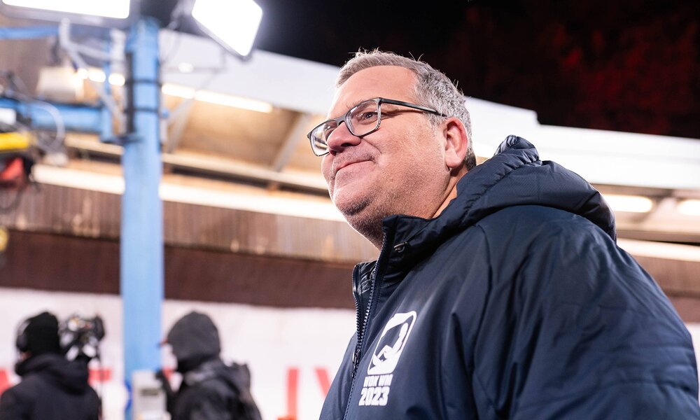 Elton tanzt als Moderator seit Jahren auf vielen TV-Hochzeiten. Eine musste er jetzt unfreiwillig verlassen. | © Imago