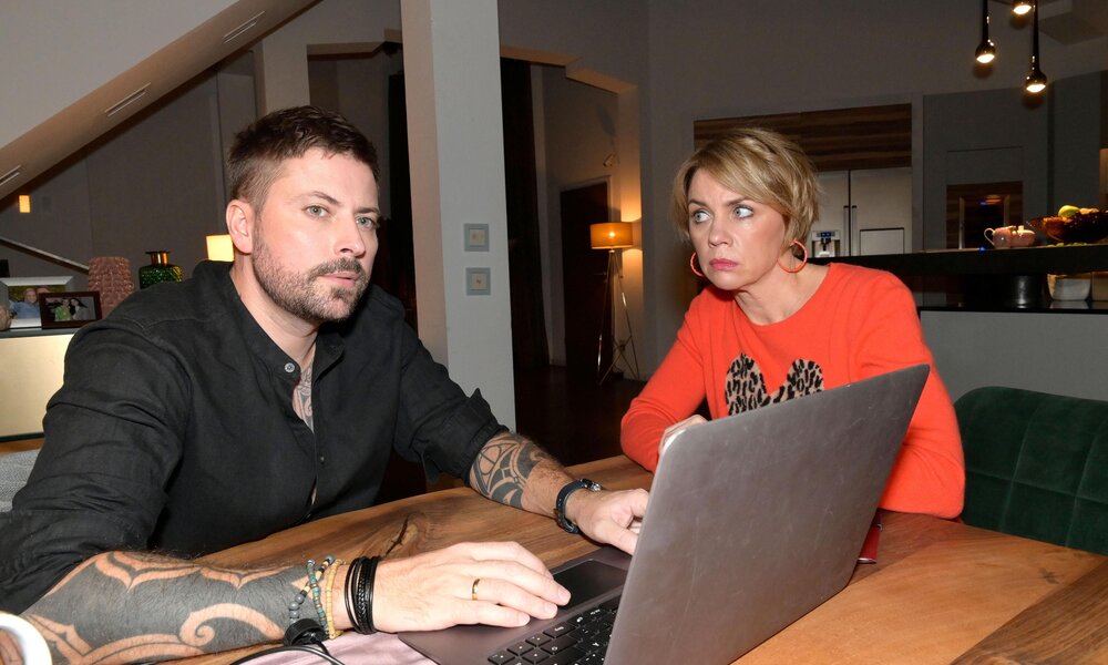 John und Yvonne bei ,,GZSZ‘‘ | © RTL/Rolf Baumgartner