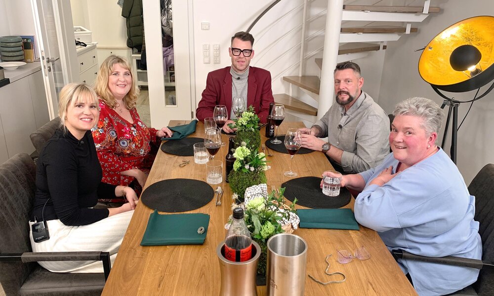Bekanntes Gesicht bei ,,Das perfekte Dinner‘‘: ER hat bereits an einer anderen Kochshow teilgenommen | © RTL/ITV Studios