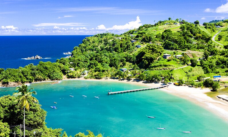 Das kleinere Eiland Tobago betört durch malerische Buchten wie die lauschige Parlatuvier Bay im Norden. | © Imago