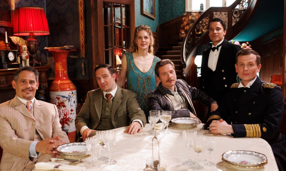 Fünf für "Dinner for Five": Moritz Bleibtreu, Frederick Lau, Alicia von Rittberg, Jacob Matschenz, Kostja Ullmann und Christoph Schechinger. | © Amazon Prime