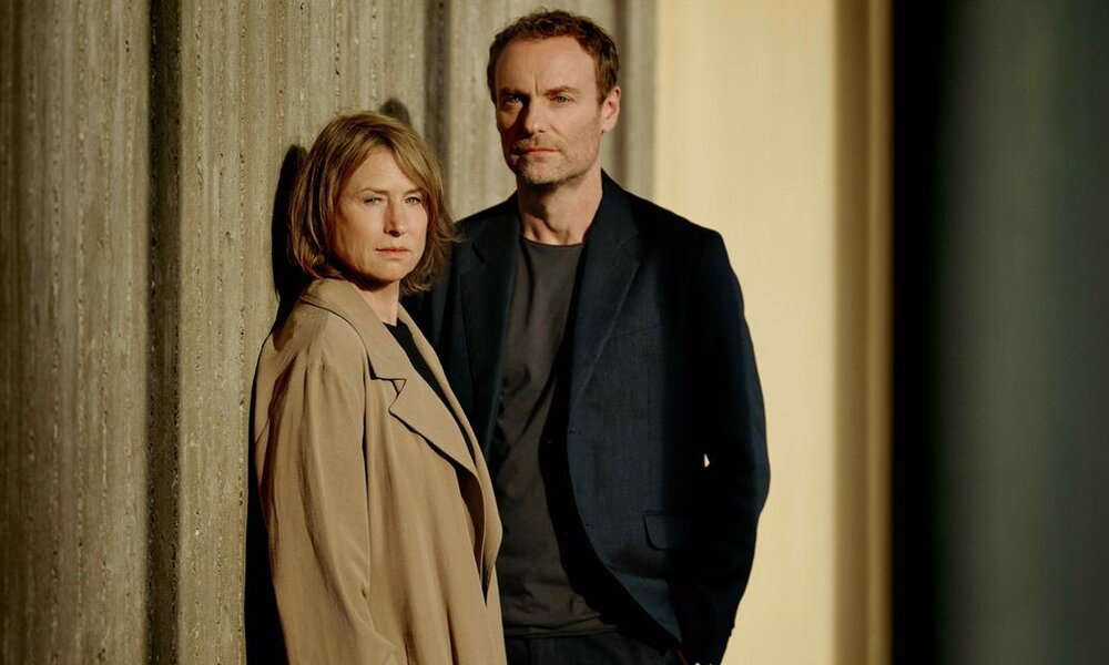 Corinna Harfouch wird an Ostern erstmals an der Seite von Mark Waschke im Berliner "Tatort" ermitteln. | © RBB