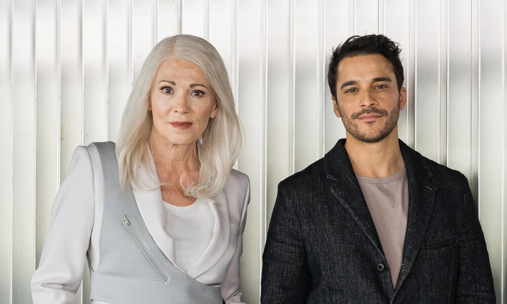 Iris Berben und Kostja Ullmann im Netflix-Film "Paradise" | © Netflix/ndrej Vasilenko