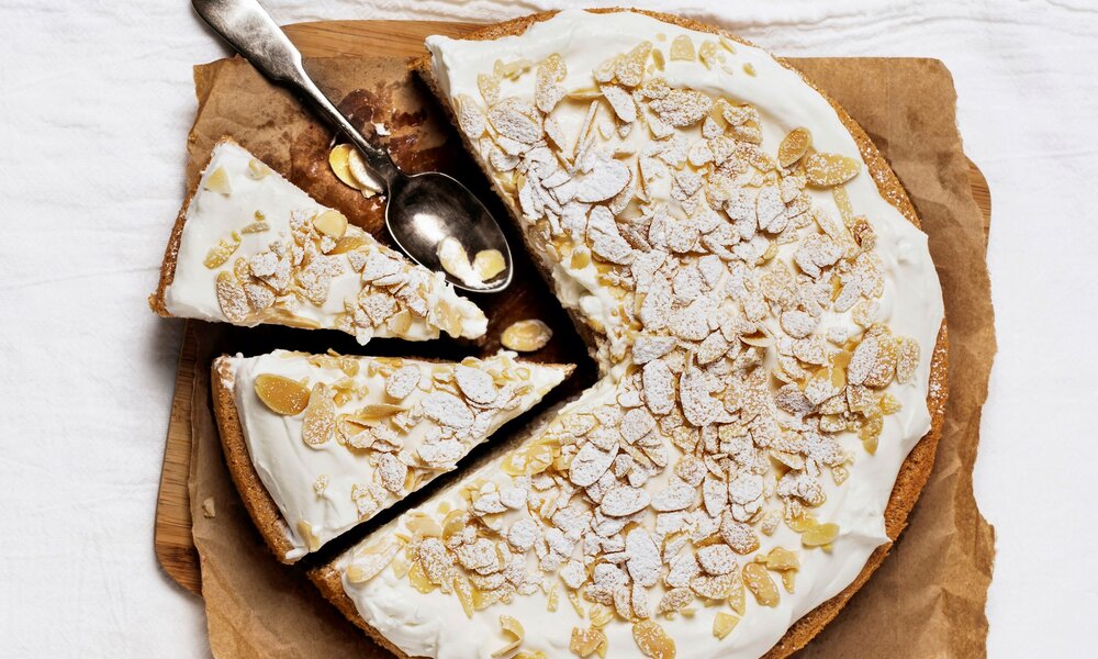 schwedische Mandeltorte | © gettyimages / Claudia Totir