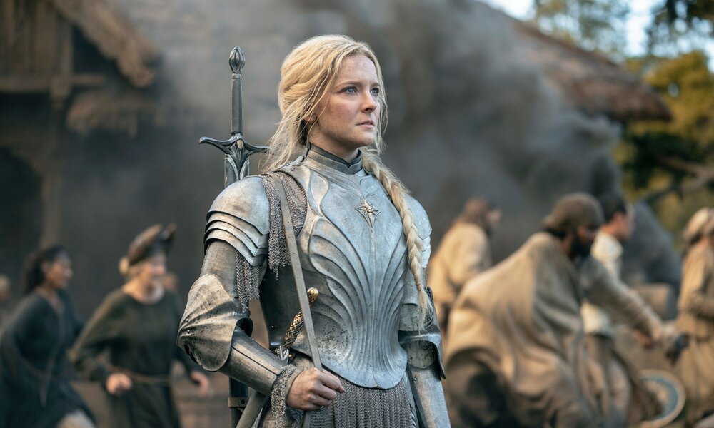 Morfydd Clark als Galadriel in der Prime Video Serie "Der Herr der Ringe: Die Ringe der Macht" | © Amazon Studios/Prime Video/Matt Grace