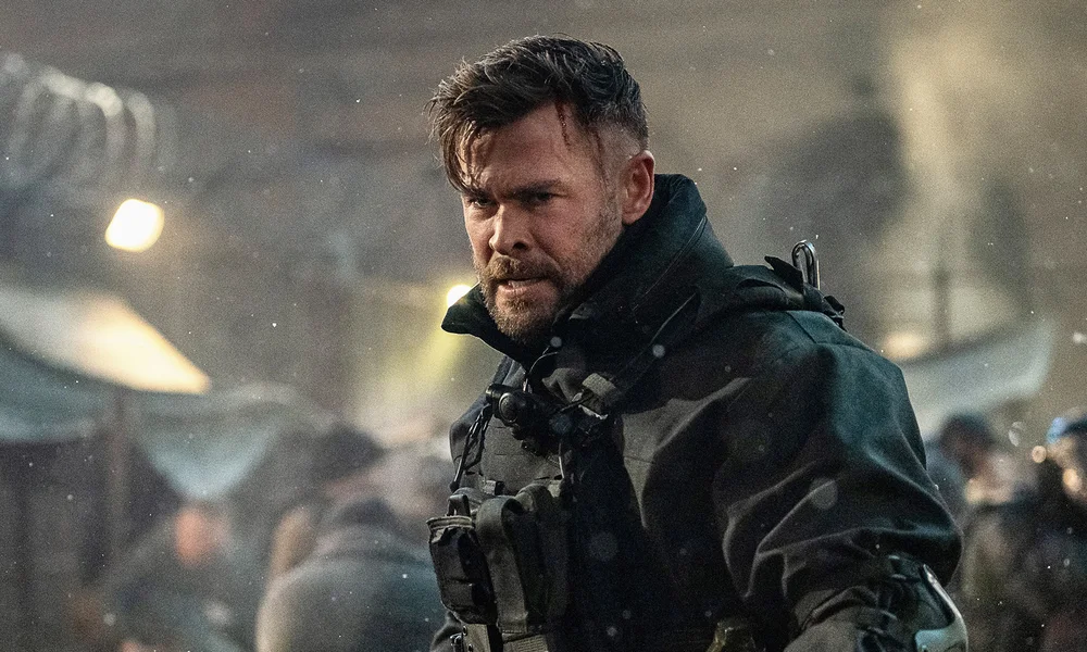 Chris Hemsworth im Netflix Film "Extraction 2" | © Netflix/Jasin Boland