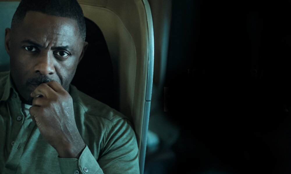 Idris Elba auf dem Key Art Motiv zur Apple TV+ Serie "Hijack" | © Apple TV+