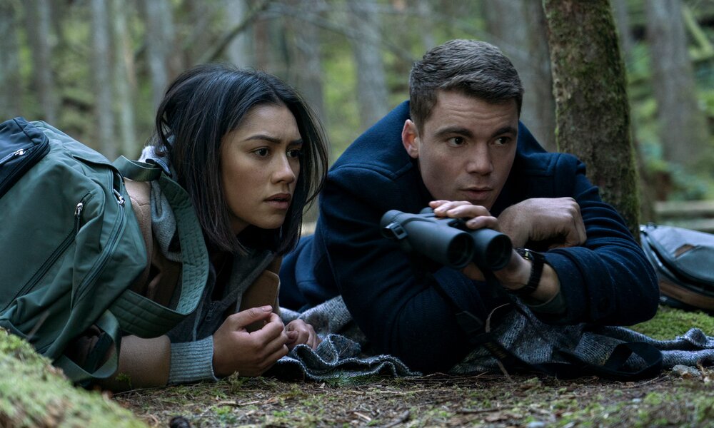 Luciane Buchanan und Gabriel Basso in der Netflix-Serie "The Night Agent" | © 2023 Netflix/Dan Power