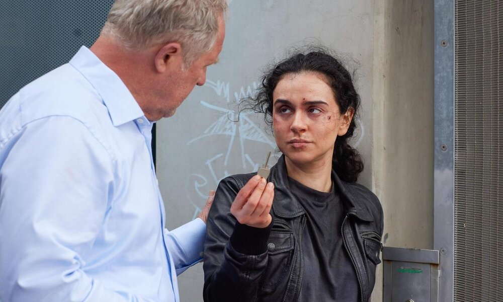 Azra arbeitet als Informantin für die Wiener Polizei.  | © ORF