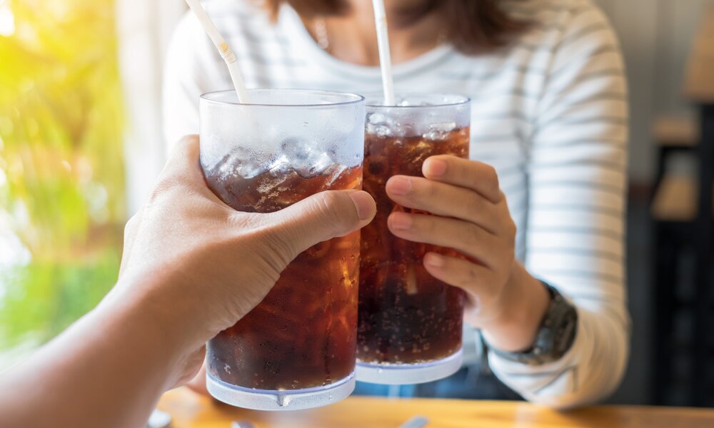 Cola Tricks:  5 Geniale Lifehacks für den Alltag | ©  Getty Images / tongpatong