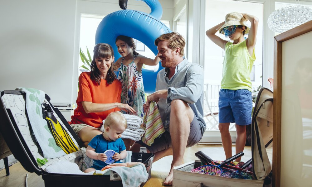 Diese 5 Produkte dürfen bei keiner Urlaubsreise fehlen | ©  Getty Images / Westend61