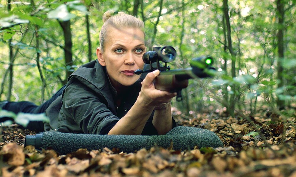 LKA-Ermittlerin Helen Dorn (Anna Loos) stellt den Tathergang nach. | © ZDF