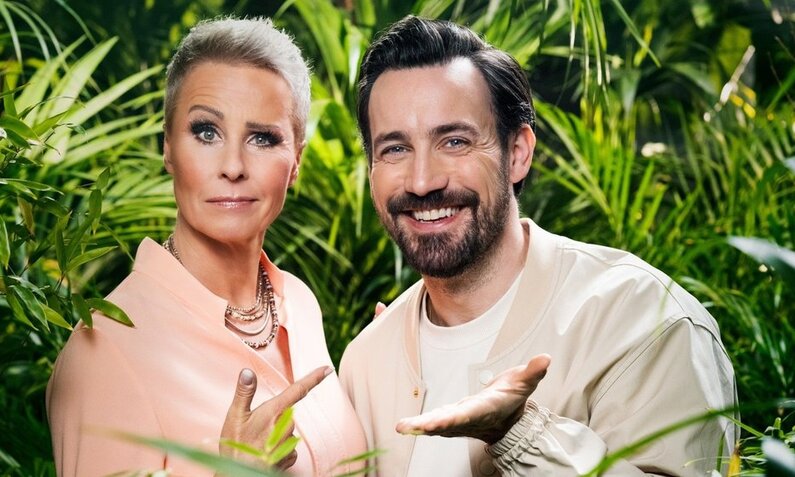 Wen werden Sonja Zietlow und Jan Köppen im Sommer im Jubiläums-Dschungelcamp begrüßen? | © RTL